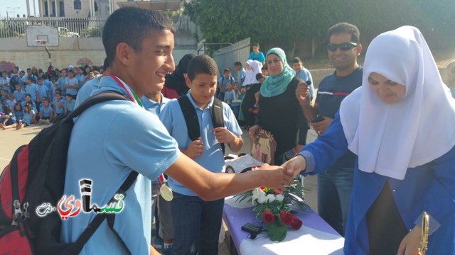 فيديو: مدرسة جنة ابن رشد تنظم حفل تكريم للطلاب الموهوبين والمتفوقين 